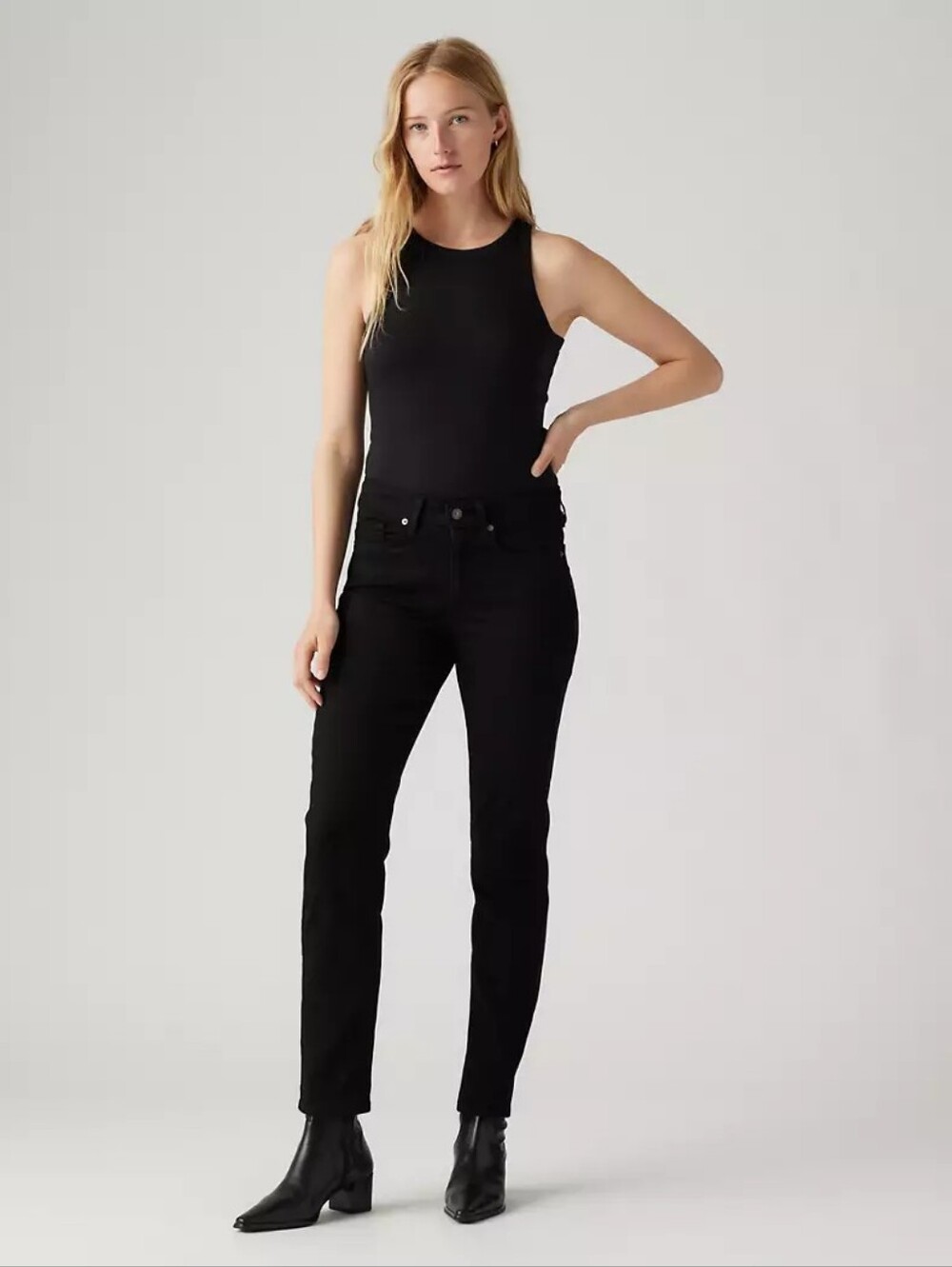 Levi's Classic Straight Fit Jeans